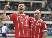 问鼎国际- 德甲莱万多夫斯基连进五球的视频 