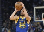 问鼎娱乐-包含库里连续二十场比赛得分超过势不可挡，勇士挑战极限！的词条