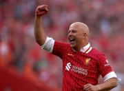 问鼎娱乐- 荷甲赛后走向成谜，利物浦单刀错失，压力陡增，球队文化再被提及