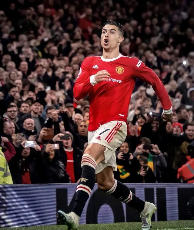 重返赛场引发热议！，蒂姆在曼联比赛中刷新纪录引发球迷热议(蒂姆比赛视频)