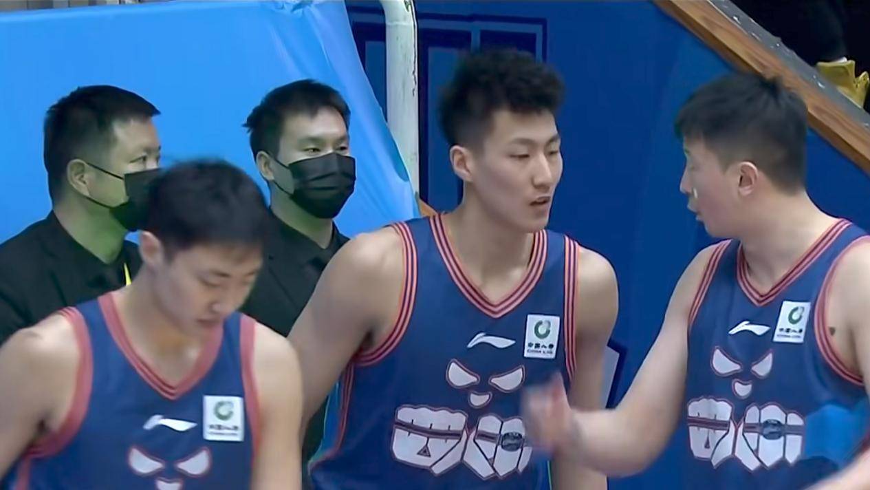 包含赛后中超焦点战，广厦男篮扳平良机，态度坚定，年轻球员得到机会的词条