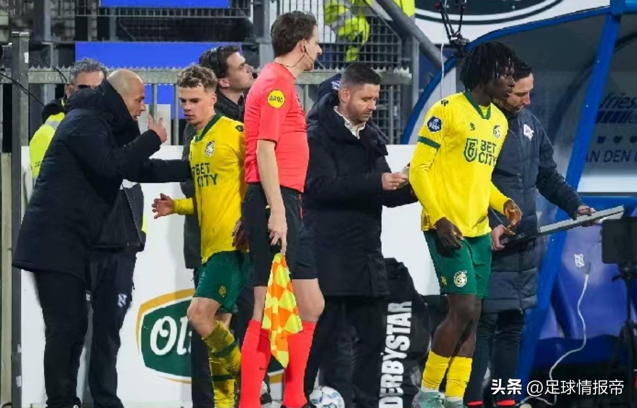 阿贾克斯迎足总杯关键赛；关键时刻主帅复盘；球迷炸锅；团队化学反应显著的简单介绍